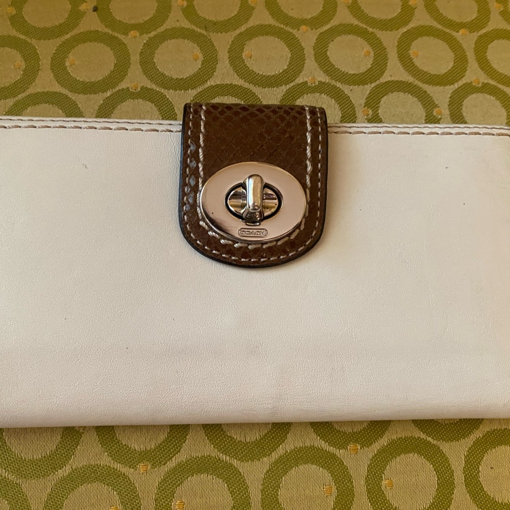 Coach white leather wallet